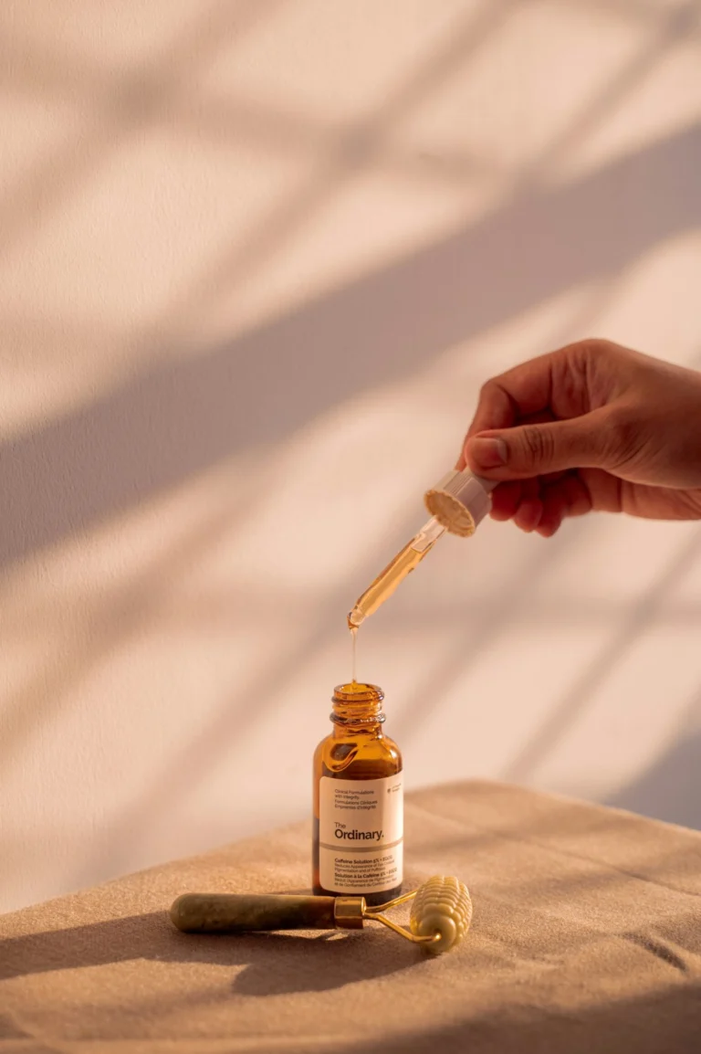 Damlalıklı şişeden serum damlatılması